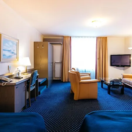 Consul Retro Hotel